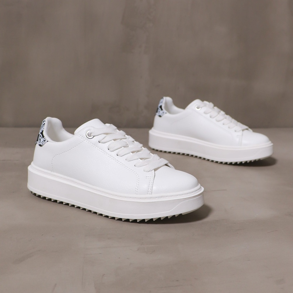 NWT Steve Madden White Sneaker with Ankle Detail